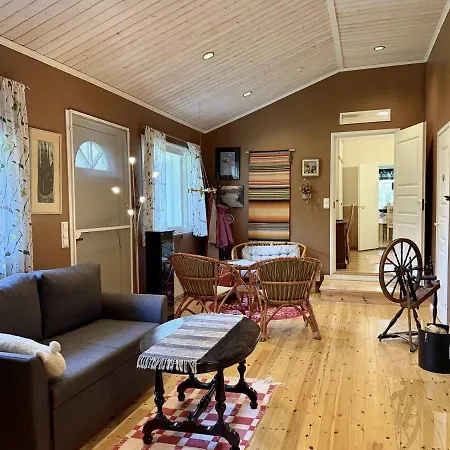 Sopiva Moekki Laehellae Tuurin Kylaekauppaa *