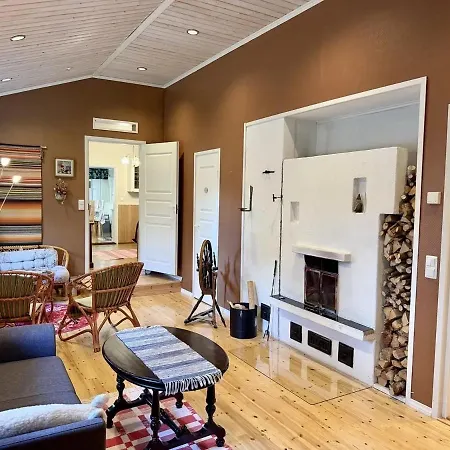 Sopiva Moekki Laehellae Tuurin Kylaekauppaa