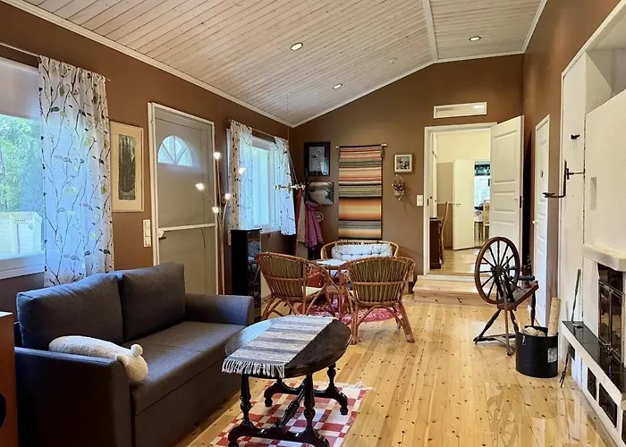 Sopiva Moekki Laehellae Tuurin Kylaekauppaa *