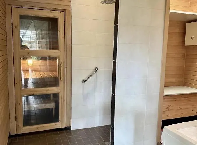 Sopiva Moekki Laehellae Tuurin Kylaekauppaa