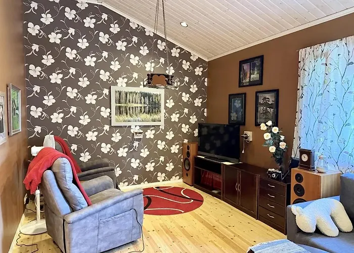 Sopiva Moekki Laehellae Tuurin Kylaekauppaa אלאבוס